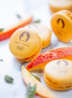 Ladurée sort une collection de nouveaux macarons pour les Jeux 2024.