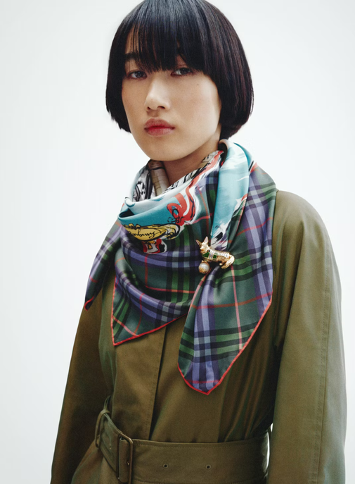 Burberry célèbre ses origines britanniques et la reine Elizabeth II