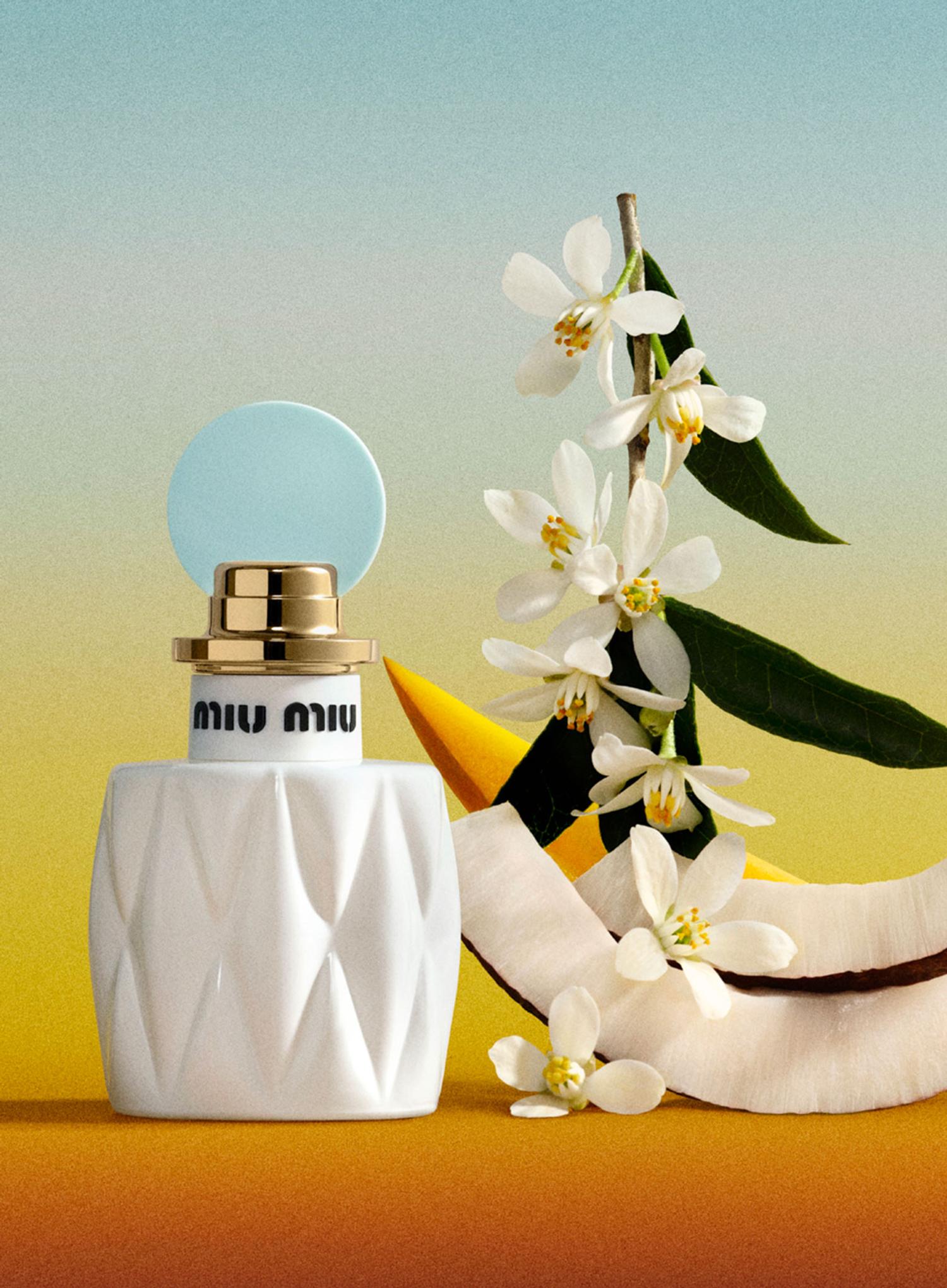 nouveau parfum de luxe de miu miu, fleur de lait, à la mangue et au lait de coco