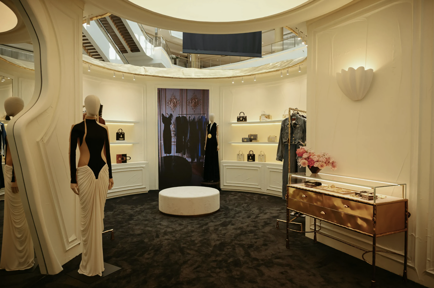 schiaparelli boutique en asie nouveauté marque de luxe