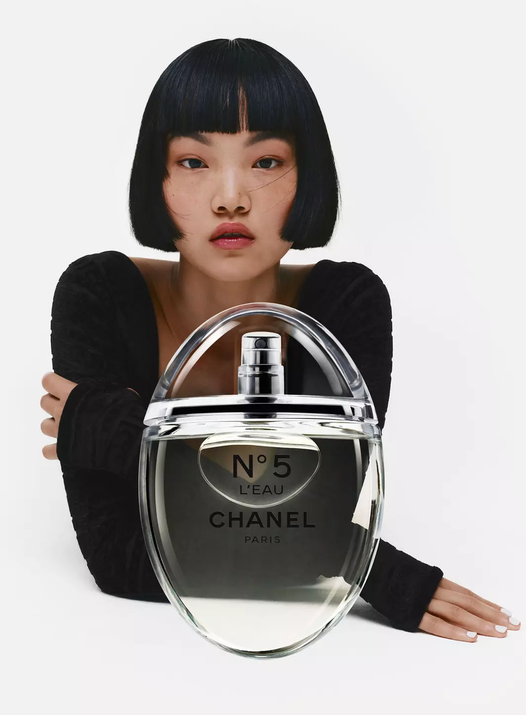 Chanel revisite le flacon de son parfum N°5 L’Eau