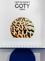 Parfumerie : Infiniment Coty Paris fait ses débuts parisiens.