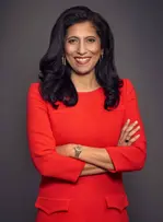 Leena Nair, PDG de Chanel, décorée par le roi Charles III