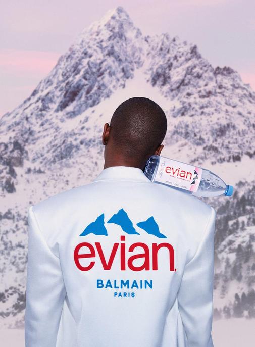 Balmain x Evian : la durabilité aux accents sportswear.