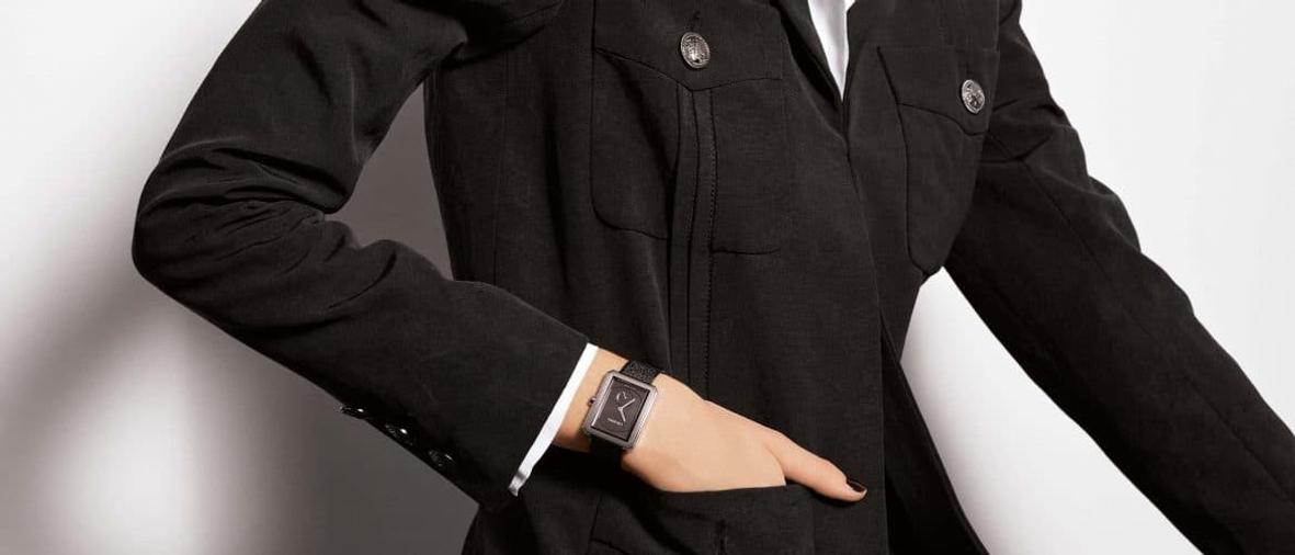 Chanel dévoile sa nouvelle montre Boy Friend Tweed noire