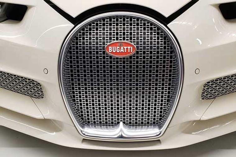 Bugatti et Hermès dévoilent un modèle Chiron sur-mesure﻿.