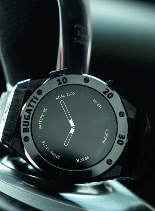 Bugatti présente trois montres connectées.