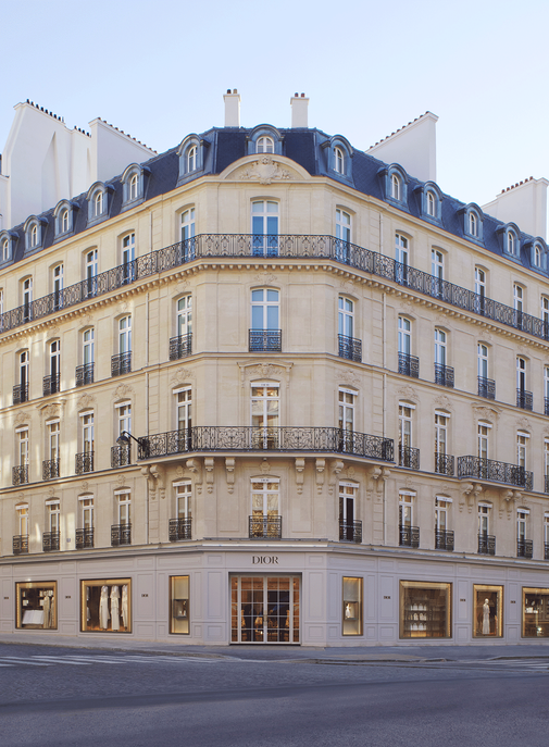 Dior dévoile son flagship parisien revisité.