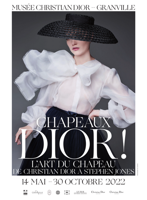Une nouvelle exposition Dior dédiée aux chapeaux.