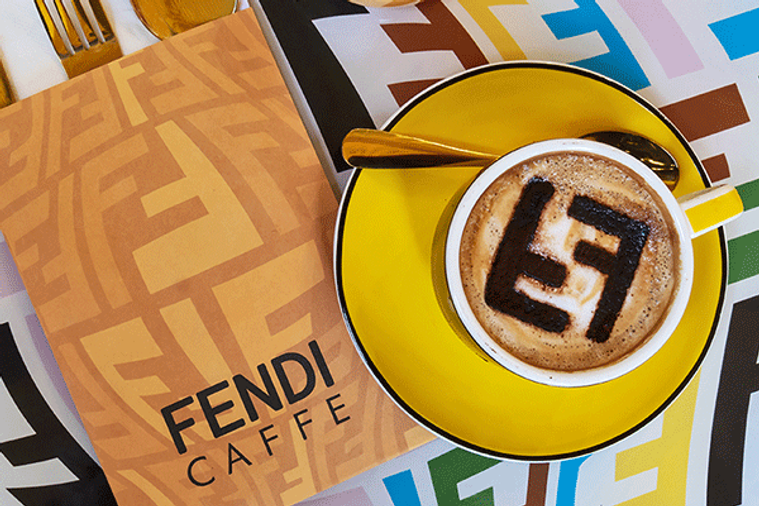 FENDI dédie un café à sa collection Vertigo.