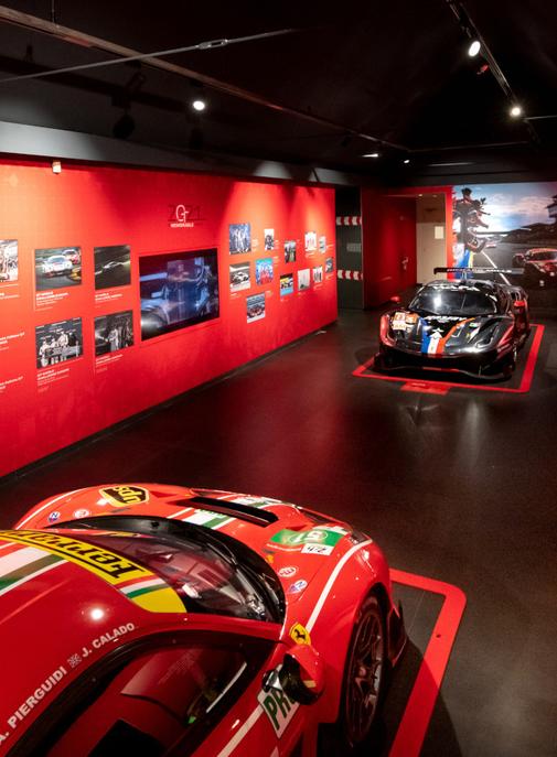 Ferrari célèbre ses performances en course GT au sein d'une exposition.
