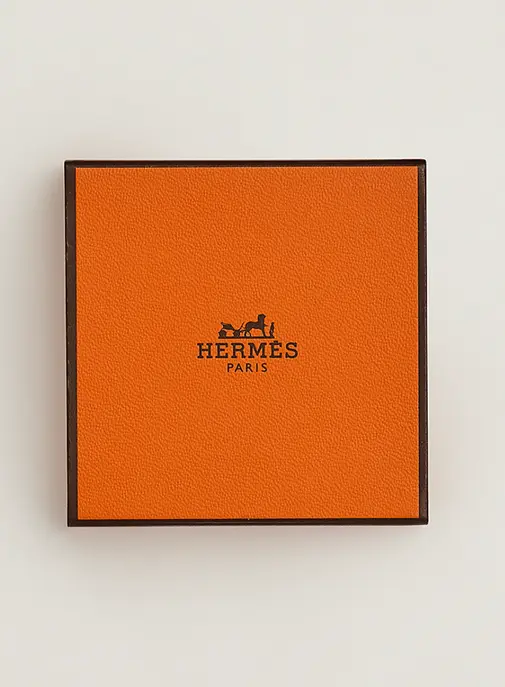 Hermès essuie un nouveau refus dans le dépôt de ses couleurs au Japon.