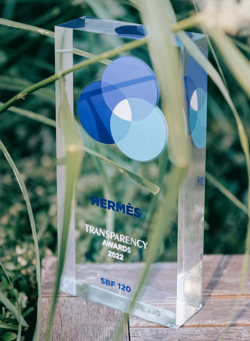 Hermès reçoit le Transparency Award 2022.