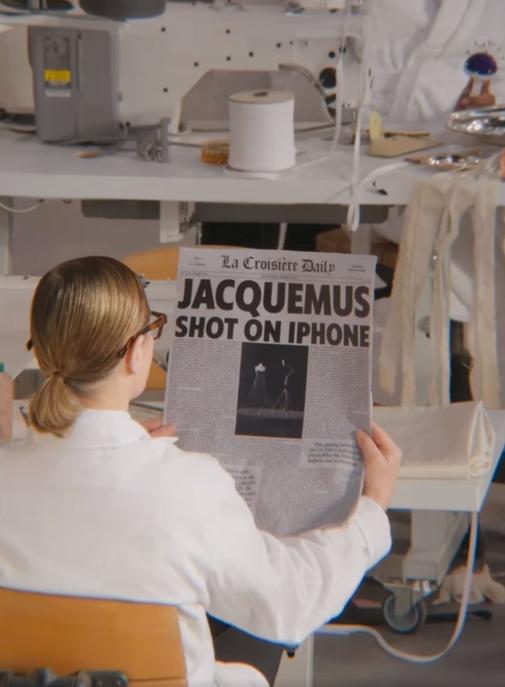 Jacquemus prolonge son partenariat avec Apple