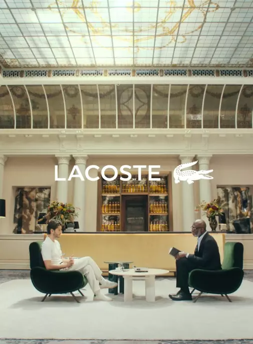 Lacoste : son nouveau parfum Original incarné par Pierre Niney