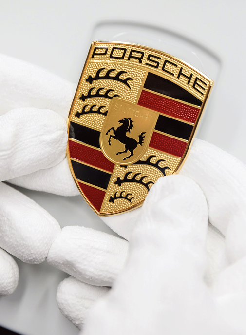 Porsche suspend une partie de sa production.