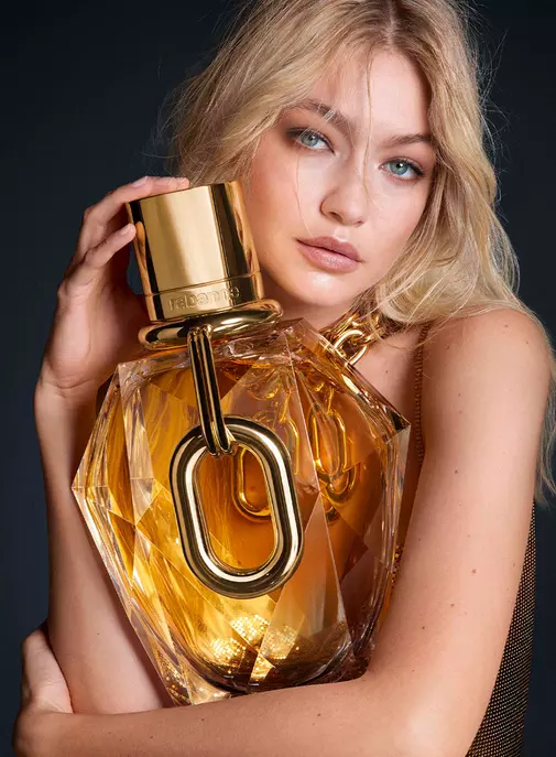 Rabanne choisit Gigi Hadid pour son nouveau parfum