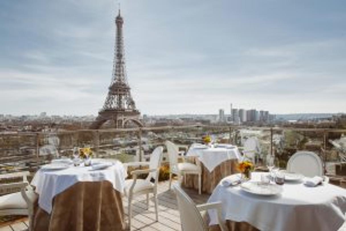 Tour eiffel restaurant shangri la journal du luxe