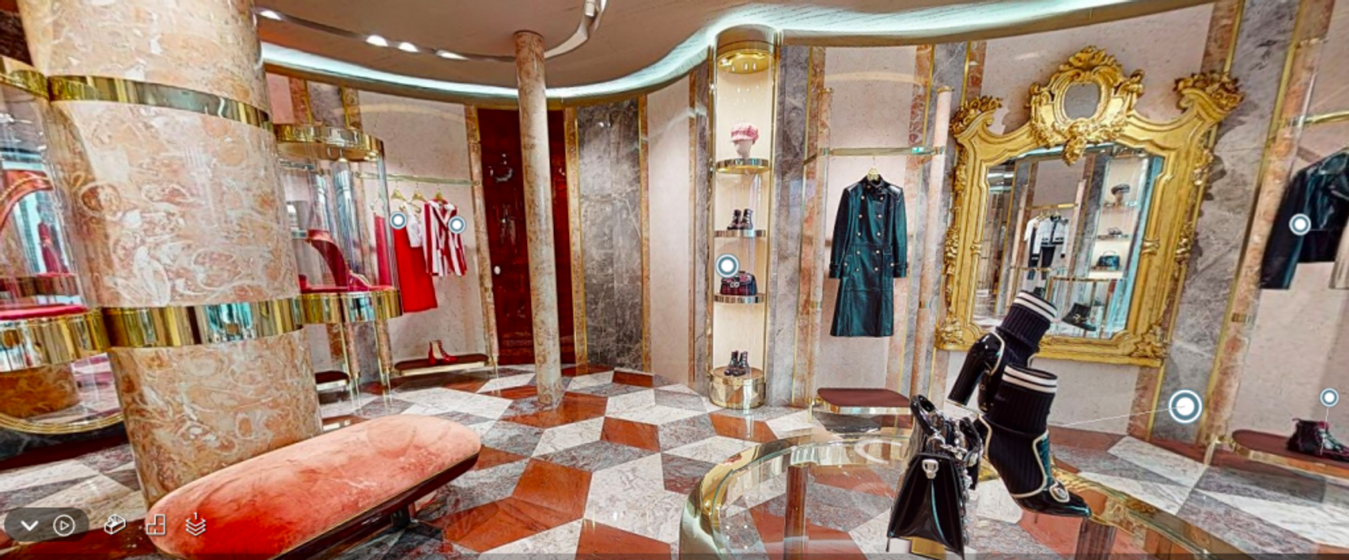 Dolce & Gabbana renforce sa Virtual Boutique Experience.
