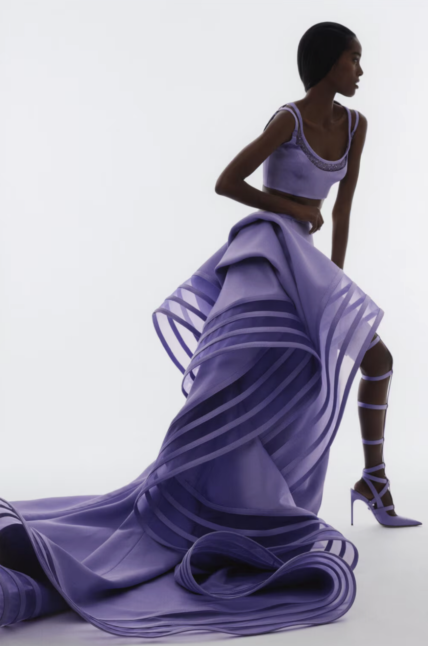 robe haute couture d'atelier versace, la ligne ultra luxe de versace qui va être relancée prochainement sous l'initiative de prada group